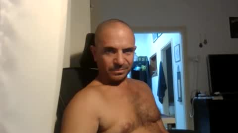 Ariel online show from October 31, 2025, 2:51 pm