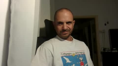 Ariel online show from November 1, 2025, 11:51 pm