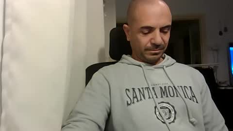 Ariel online show from December 13, 2025, 9:42 pm