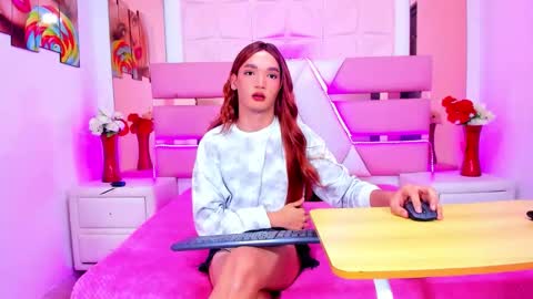 Emma Hilton online show from May 11, 2026, 7:55 pm