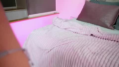 emmajohanson online show from November 11, 2025, 6:52 pm