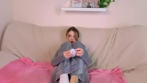 Emma online show from October 10, 2025, 4:11 am