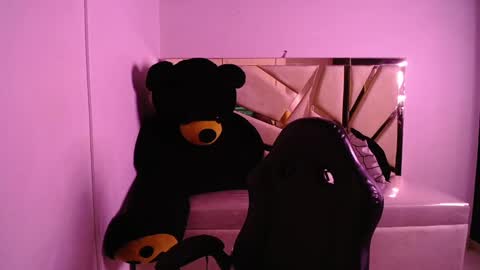 Emma online show from February 8, 2025, 10:39 am