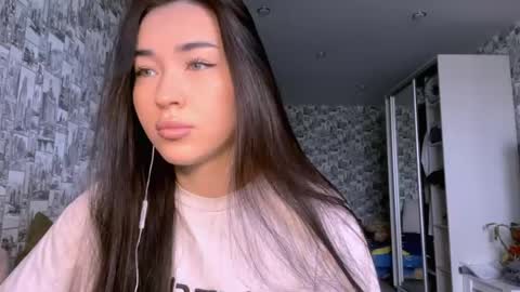 Snapshot of emmalinefairclough chatting on May 12, 2026, 8:33 am Emma online show from May 12, 2026, 8:33 am