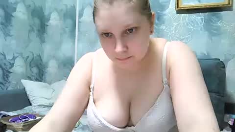 emmamelody online show from April 11, 2026, 3:49 pm