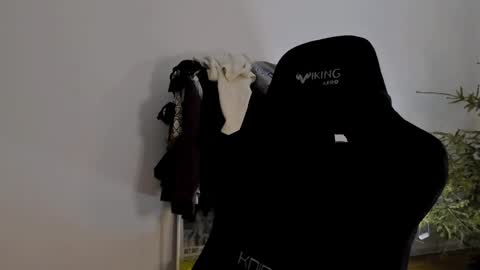 Emma online show from January 10, 2025, 6:49 pm