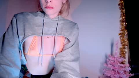 Snapshot of emmaterrestrial chatting on January 16, 2025, 6:59 pm RH-NEGATIVE GREEN-EYED BAELIEN online show from January 16, 2025, 6:59 pm