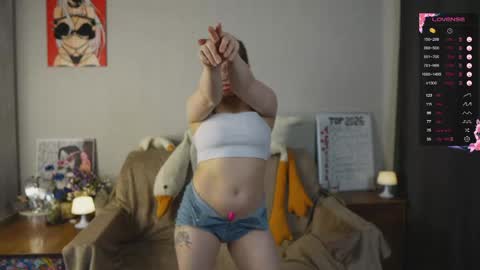 Mia online show from April 15, 2026, 5:42 pm