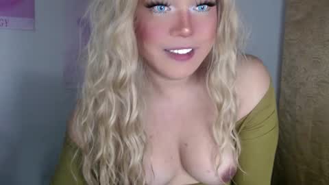 YourDreamGirl Emma  online show from March 12, 2025, 7:24 am
