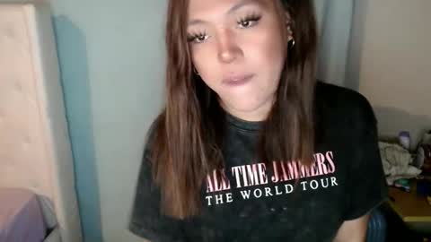 YourDreamGirl Emma  online show from November 8, 2025, 3:50 am