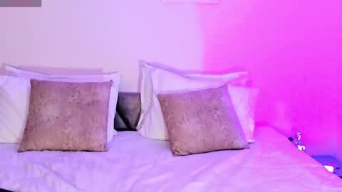 Emma online show from April 28, 2026, 8:25 pm