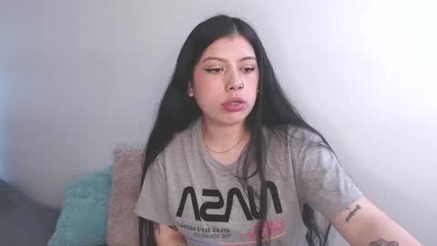 Snapshot of emmi_0 chatting on October 26, 2025, 3:01 am Emily Independent model online show from October 26, 2025, 3:01 am