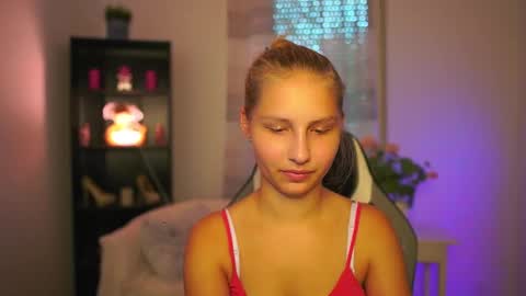 Emmie online show from October 11, 2025, 1:09 pm