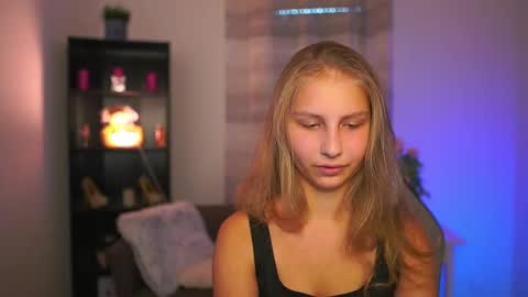 Emmie online show from October 25, 2025, 1:29 pm