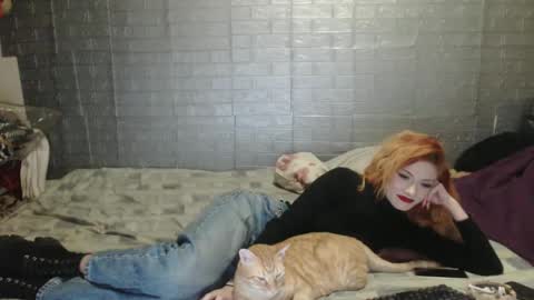 Snapshot of emmily000 chatting on December 2, 2024, 3:04 am Emmily000 online show from December 2, 2024, 3:04 am