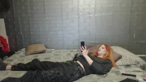 Snapshot of emmily000 chatting on December 20, 2024, 12:52 am Emmily000 online show from December 20, 2024, 12:52 am