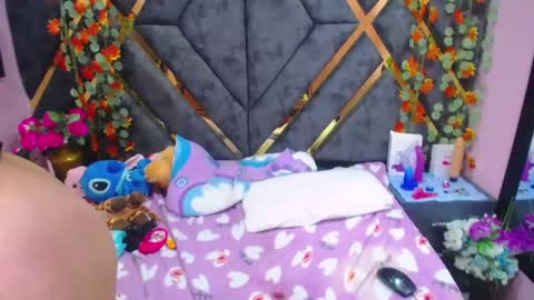 EmmilyWalker online show from January 10, 2025, 9:02 am