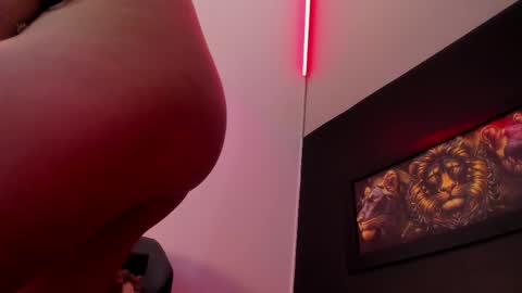 Snapshot of emmilyclark chatting on March 27, 2026, 8:26 am Emiily online show from March 27, 2026, 8:26 am