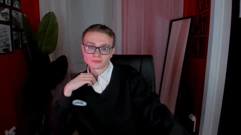 Snapshot of emmit_barker chatting on February 19, 2026, 4:14 pm Emmit online show from February 19, 2026, 4:14 pm