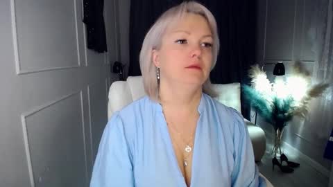 emmmam online show from November 9, 2025, 3:05 am