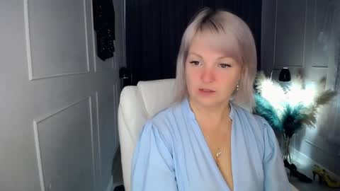 emmmam online show from April 17, 2026, 10:18 am