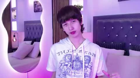 Snapshot of emmo_boy chatting on April 23, 2026, 8:33 pm SERGIO online show from April 23, 2026, 8:33 pm