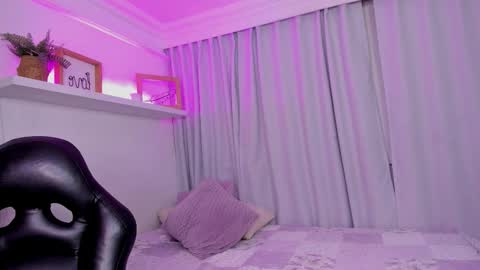 Emmy Heart online show from January 12, 2026, 3:34 am