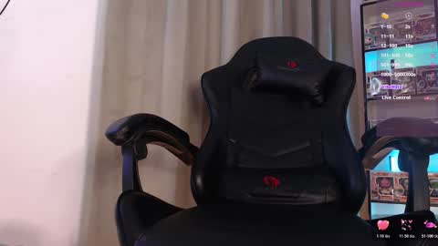 Emmy Ruiz - independent model online show from March 5, 2026, 4:08 am