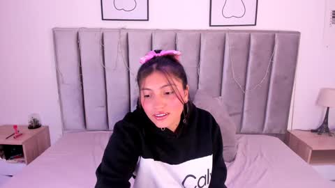 Emily  Laila  online show from January 7, 2025, 12:09 pm