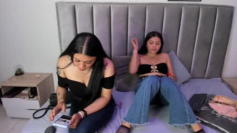 Emily  Laila  online show from February 5, 2025, 6:59 pm