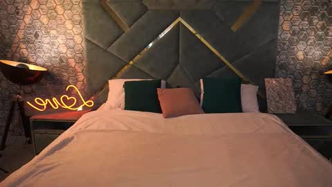 E M M Y online show from October 27, 2025, 6:50 am