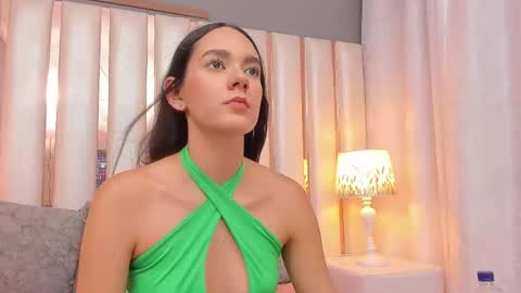 Snapshot of emmycruzz chatting on May 19, 2026, 7:09 pm emmy online show from May 19, 2026, 7:09 pm