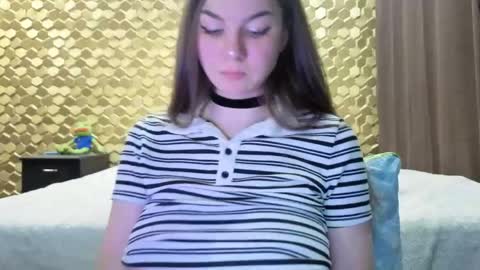 Snapshot of emonyashka chatting on May 17, 2026, 4:03 pm Emo online show from May 17, 2026, 4:03 pm