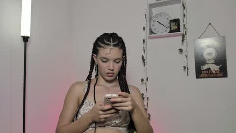 Snapshot of emperatriiiz chatting on December 21, 2024, 7:16 pm Emperatriz online show from December 21, 2024, 7:16 pm