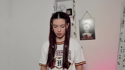 Snapshot of emperatriiiz chatting on December 25, 2024, 6:52 pm Emperatriz online show from December 25, 2024, 6:52 pm