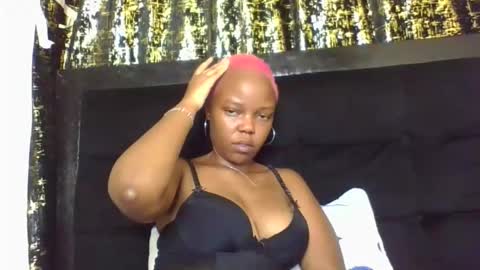 Snapshot of empressvee25 chatting on April 11, 2026, 7:45 am empress online show from April 11, 2026, 7:45 am