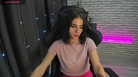 emy__angel online show from December 19, 2024, 10:45 am