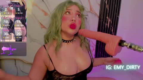 Snapshot of emy_evie1 chatting on April 27, 2026, 5:00 pm emy online show from April 27, 2026, 5:00 pm