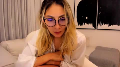 emyconneer online show from January 24, 2025, 1:35 am