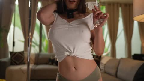 Eimi3 online show from September 25, 2025, 5:27 pm