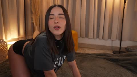 Eimi3 online show from November 12, 2025, 6:30 pm