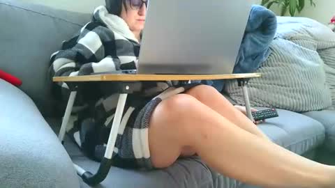 emyxxl online show from February 3, 2026, 2:33 pm