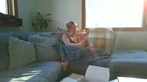 emyxxl online show from February 8, 2026, 8:23 pm