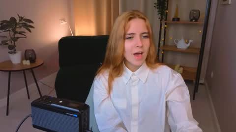 enchanted_bella online show from December 15, 2025, 1:26 pm