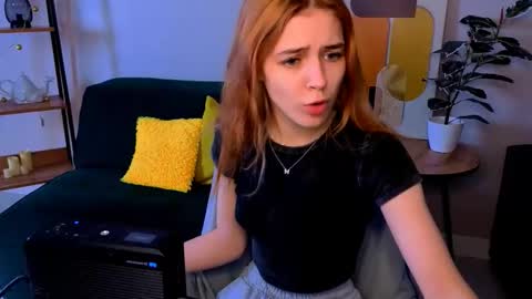 Snapshot of enchanted_bella chatting on March 3, 2026, 10:43 am enchanted_bella online show from March 3, 2026, 10:43 am