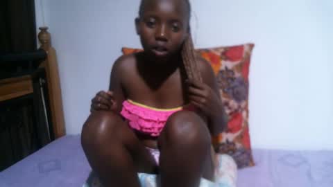 Vee online show from November 9, 2025, 3:54 pm