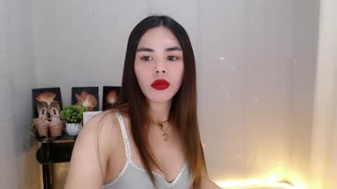enchantress_mia03 online show from May 16, 2026, 9:50 am