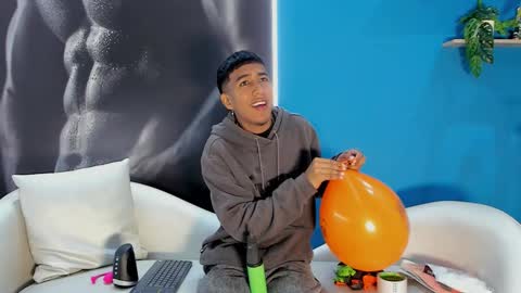 Ender online show from October 12, 2025, 1:43 pm