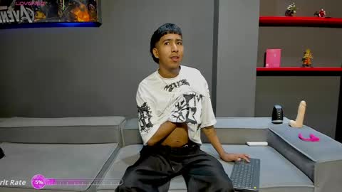 Snapshot of ender_h0tt chatting on April 22, 2026, 2:18 pm Ender online show from April 22, 2026, 2:18 pm