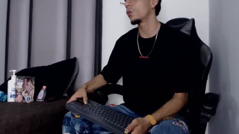 endrick_23 online show from March 4, 2026, 4:07 am